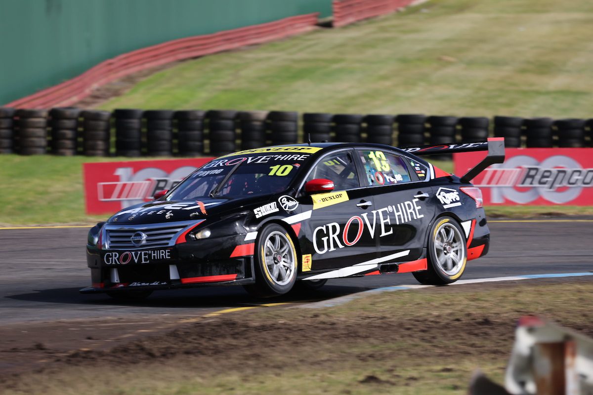 Payne escapes pile-up to take Sandown win - VelocityNews