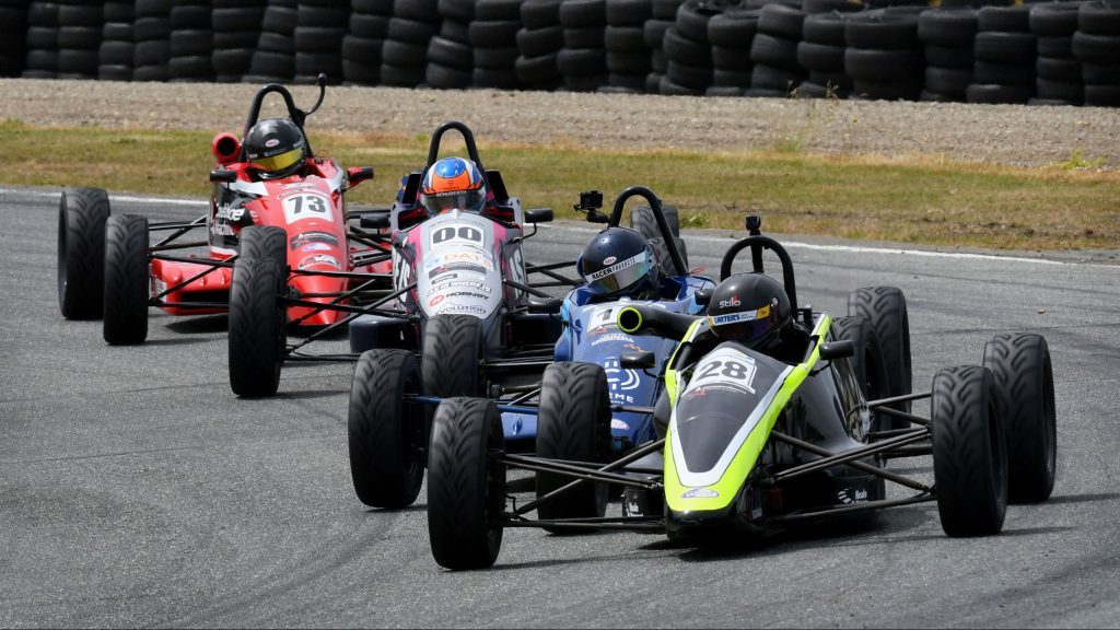 South Island Formula 1600 field racing at Timaru