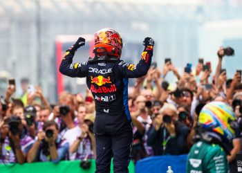 BARCELONA, SPAIN - JUNE 23: Max Verstappen of Oracle Red Bull Racing and The Netherlands celebrates finishing in 1st position during the F1 Grand Prix of Spain at Circuit de Barcelona-Catalunya on June 23, 2024 in Barcelona, Spain. (Photo by Peter Fox/Getty Images) // Getty Images / Red Bull Content Pool // SI202406230216 // Usage for editorial use only //