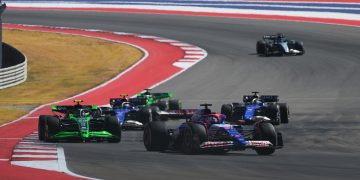 AUSTIN, TEXAS - OCTOBER 20: Liam Lawson of New Zealand driving the (40) Visa Cash App RB VCARB 01 leads Zhou Guanyu of China driving the (24) Kick Sauber C44 Ferrari on track during the F1 Grand Prix of United States at Circuit of The Americas on October 20, 2024 in Austin, Texas. (Photo by Mark Sutton/Getty Images) // Getty Images / Red Bull Content Pool // SI202410200607 // Usage for editorial use only //