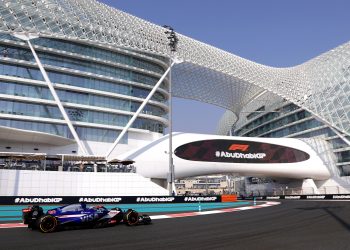 ABU DHABI, UNITED ARAB EMIRATES - DECEMBER 06: Liam Lawson of New Zealand driving the (30) Visa Cash App RB VCARB 01 on track during practice ahead of the F1 Grand Prix of Abu Dhabi at Yas Marina Circuit on December 06, 2024 in Abu Dhabi, United Arab Emirates. (Photo by Joe Portlock/Getty Images) // Getty Images / Red Bull Content Pool // SI202412060477 // Usage for editorial use only //