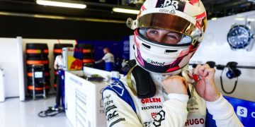 ABU DHABI, UNITED ARAB EMIRATES - DECEMBER 10: Liam Lawson of New Zealand and Visa Cash App RB prepares to drive in the garage during Formula 1 testing at Yas Marina Circuit on December 10, 2024 in Abu Dhabi, United Arab Emirates. (Photo by Mark Thompson/Getty Images) // Getty Images / Red Bull Content Pool // SI202412100517 // Usage for editorial use only //